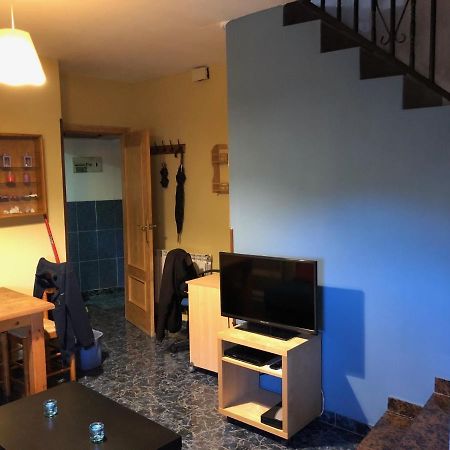 Villa Casa en el corazón de Gredos, amplia y agradable. Navacepeda de Tormes Exterior foto